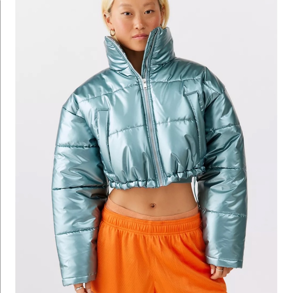 Urban Outfitters Taryn Metallic Cropped Puffer Jacket Size Large NWOT
